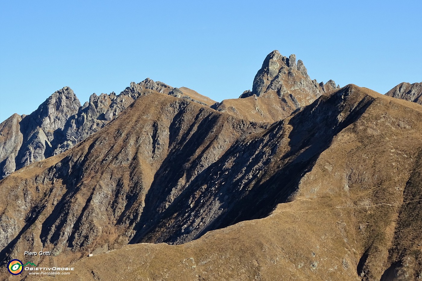 26 Zoom in Monte di Sopra e Cima Valletto.JPG